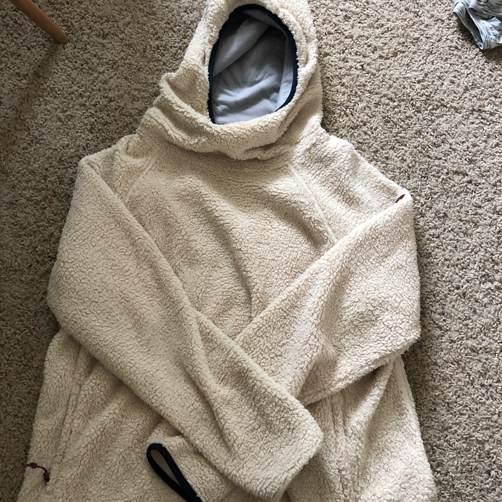 Fluffy burton coat